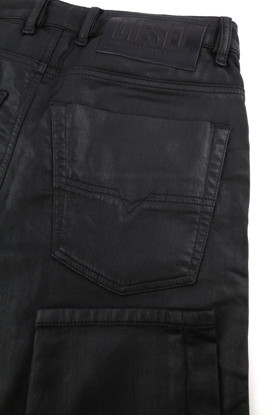 DIESEL Krooley Jogg 0849R vyriški džinsai W30/L30 siaurėjantys dengti džinsai, juodi, rekomenduojama kaina – 250 € 