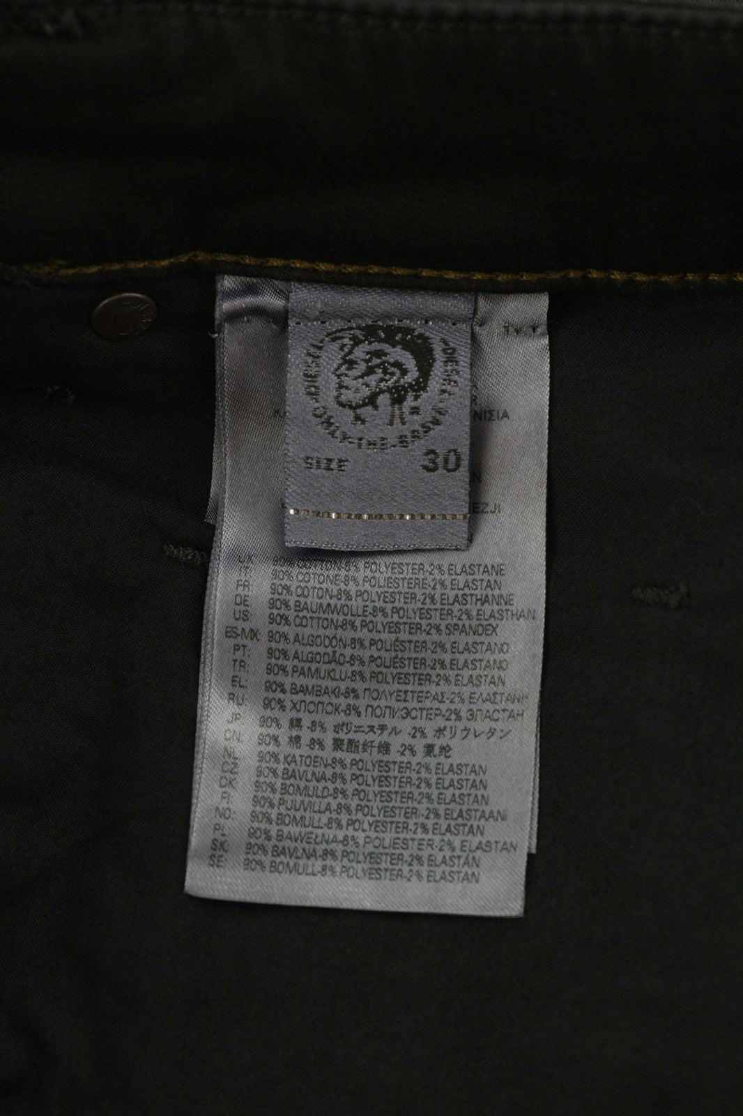 DIESEL Krooley Jogg 0849R vyriški džinsai W30/L30 siaurėjantys dengti džinsai, juodi, rekomenduojama kaina – 250 € 