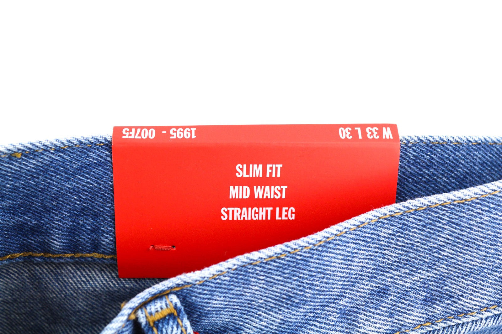 DIESEL 1995 007F5 vyriški džinsai W33/L30 ploni, vidutinio juosmens, tiesūs klešniai, rekomenduojama kaina – 250 € 