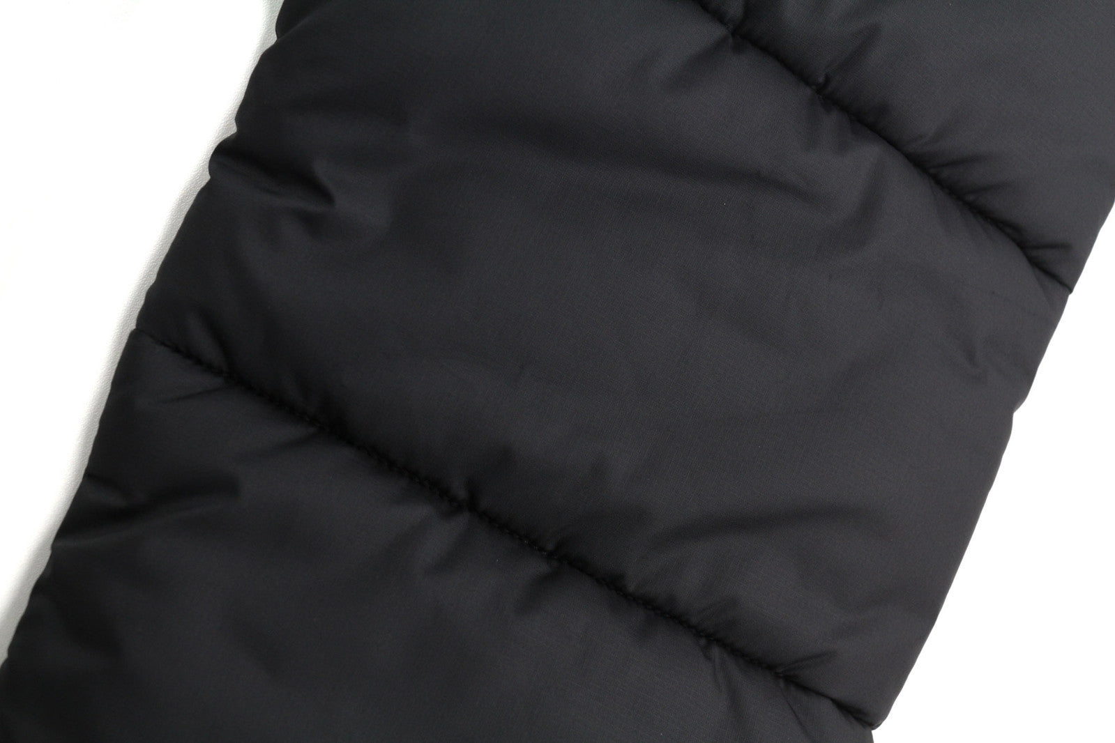 THE NORTH FACE Massif sintetinė parka vyrams, M dydžio, su užtrauktuku ir gobtuvu. 