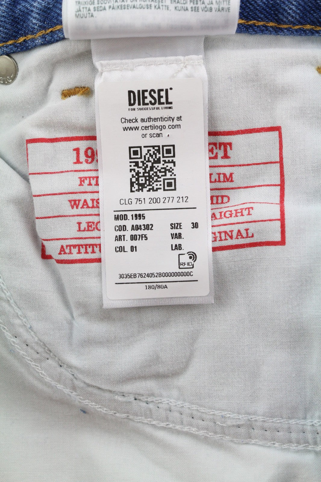 DIESEL 1995 007F5 vyriški džinsai W30 Slim Mid Waist Straight RRP 250 € mėlyni 