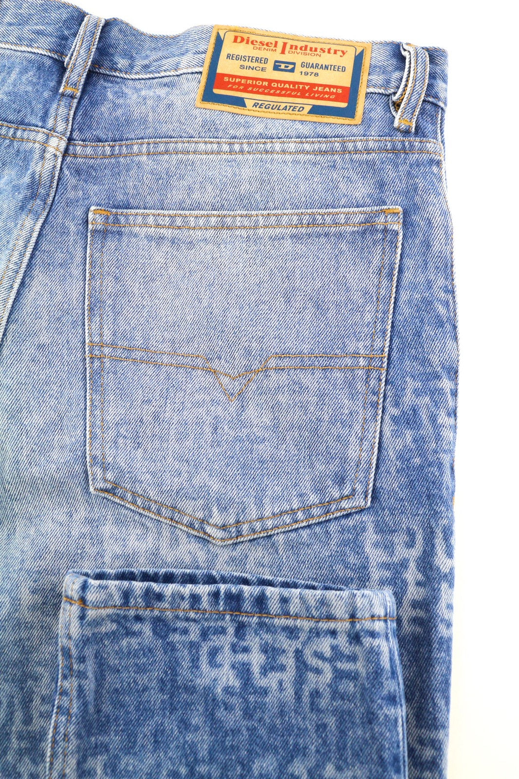 DIESEL 1995 007F5 vyriški džinsai W30 Slim Mid Waist Straight RRP 250 € mėlyni 