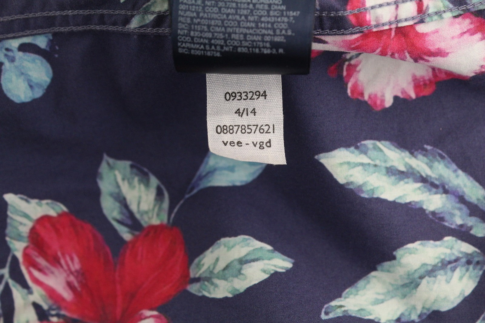 TOMMY HILFIGER New York Fit vyriški marškinėliai S, laisvalaikio stiliaus, su sagomis ir kaklu, gėlėti. 