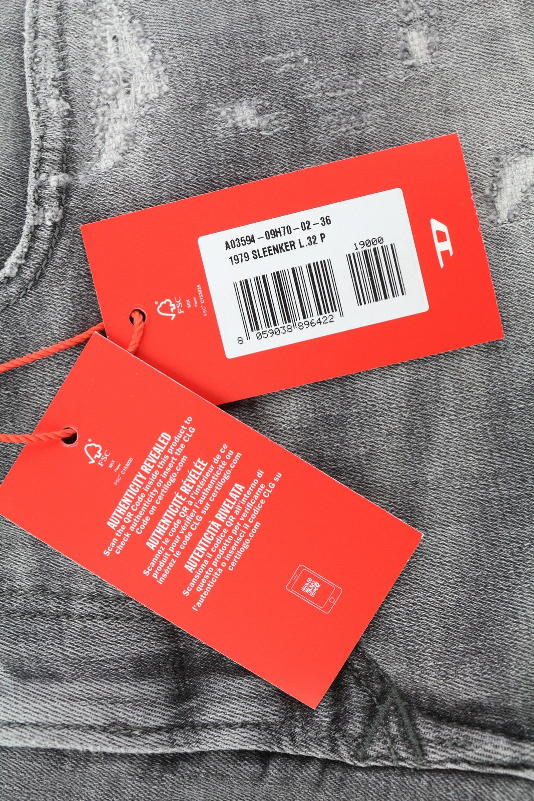 DIESEL 1979 Sleenker 09H70 vyriški džinsai W36/L32 žemo juosmens aptempti pilki, rekomenduojama kaina – 250 € 