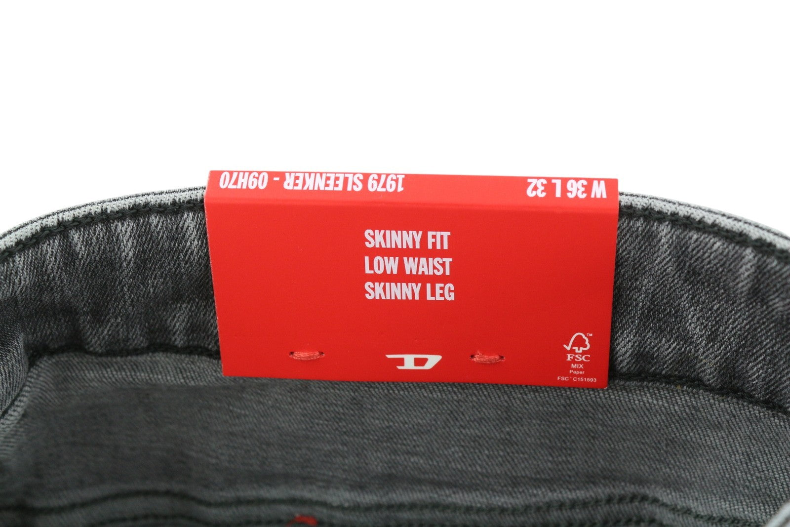 DIESEL 1979 Sleenker 09H70 vyriški džinsai W36/L32 žemo juosmens aptempti pilki, rekomenduojama kaina – 250 € 