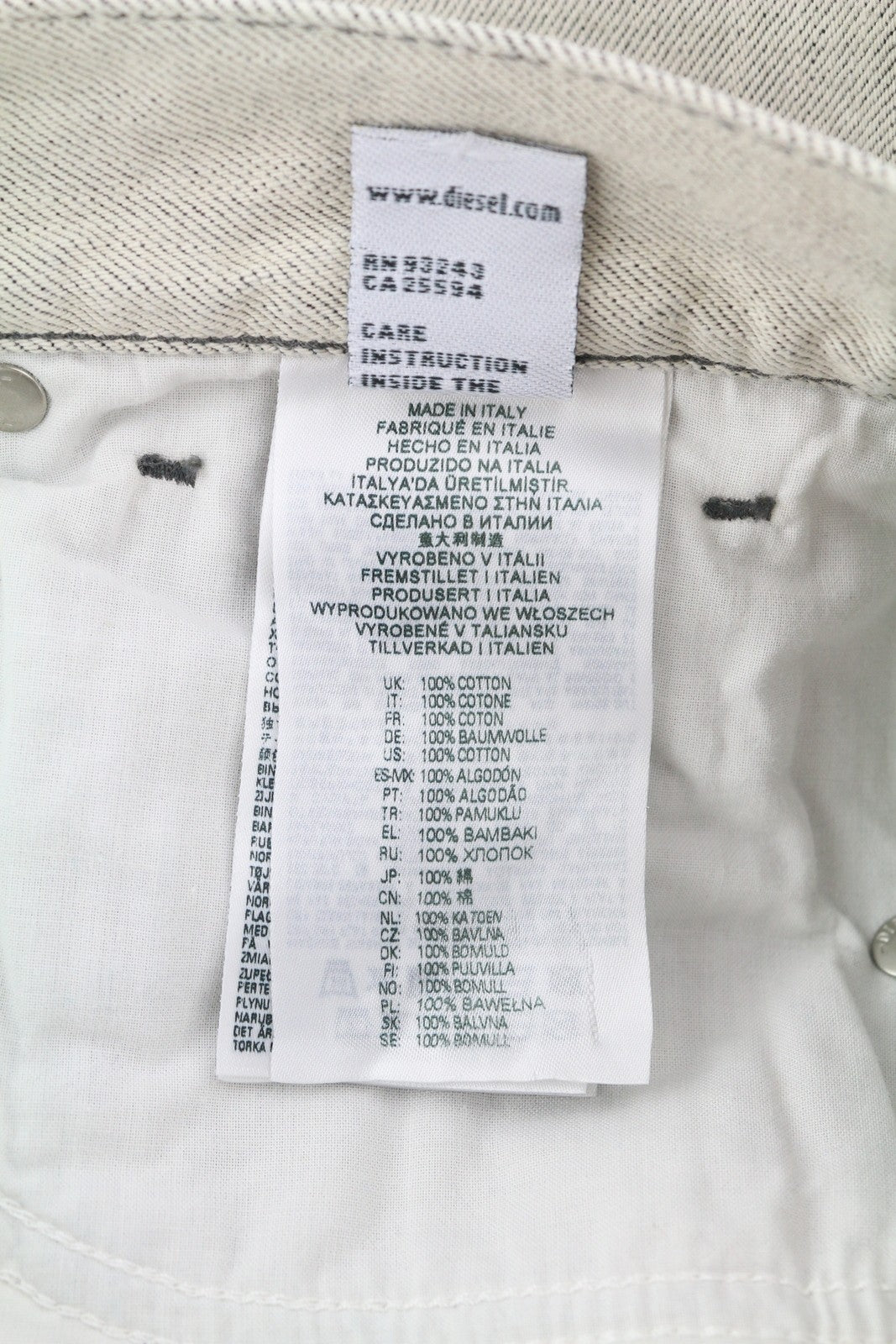 DIESEL 1995 09C86 vyriški džinsai W29/L32 Light Slim tiesūs vidutinio juosmens ūgio, rekomenduojama kaina – 195 € 