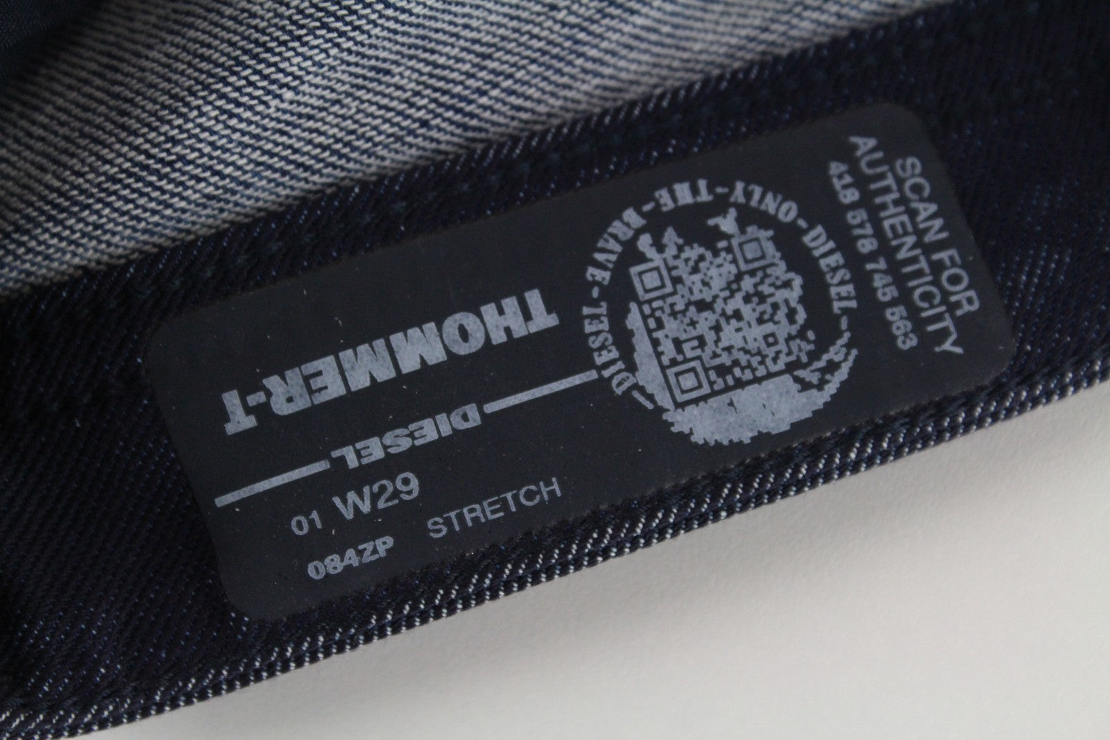 DIESEL Thommer-T 084ZP vyriški džinsai W29 Sweat Jogg Blue Slim Stretch Washed 