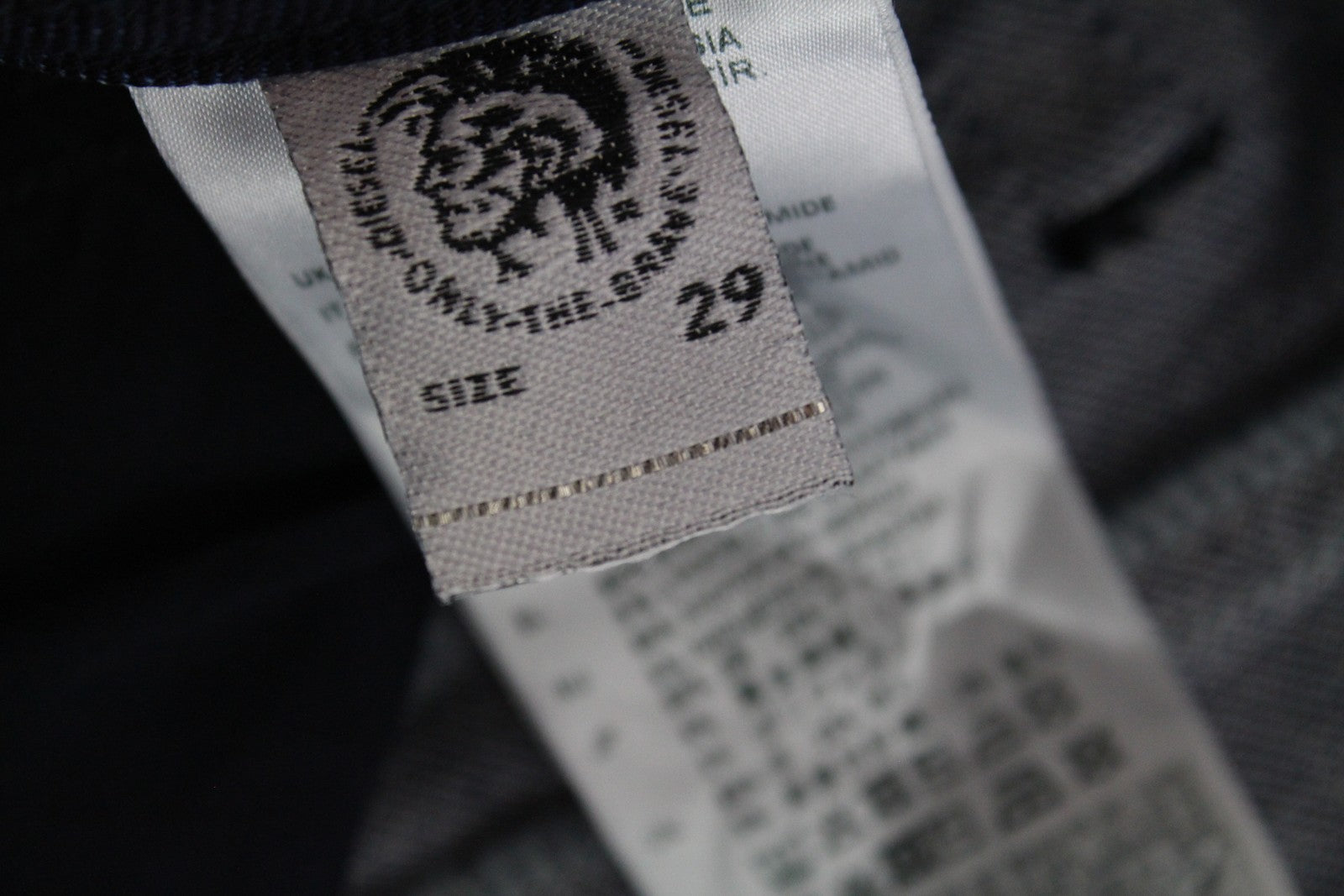 DIESEL Thommer-T 084ZP vyriški džinsai W29 Sweat Jogg Blue Slim Stretch Washed 