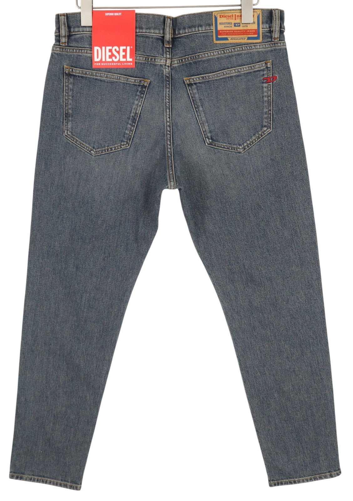 DIESEL 2019 D-Strukt 09F74 vyriški džinsai W34/L30, skalbto džinso mėlynumo, plonas užtrauktukas, rekomenduojama kaina – 175 € 