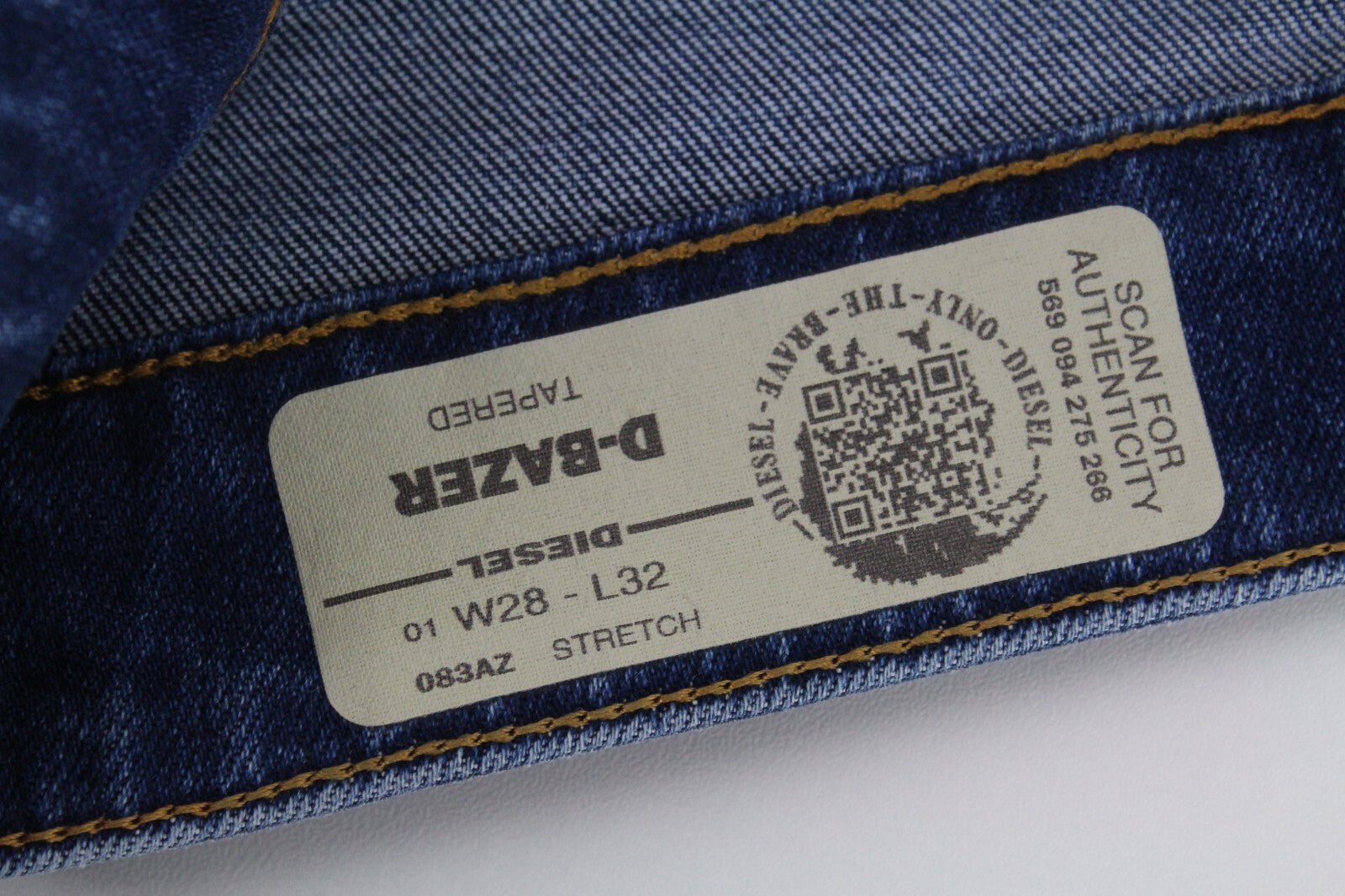 DIESEL D-Bazer 083AZ vyriški džinsai W28/L32 mėlyni siaurėjantys medvilniniai tamprūs džinsai skalbimui 