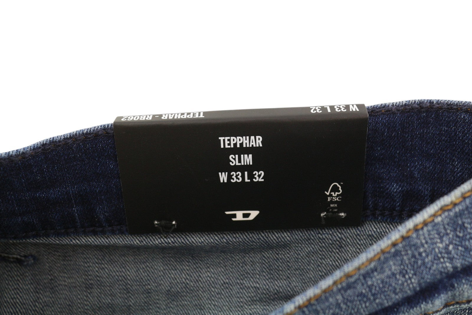 DIESEL Tepphar-X RB062 vyriški džinsai W33/L32, skalbto džinso mėlynumo, prigludusio kirpimo, rekomenduojama kaina – 175 € 