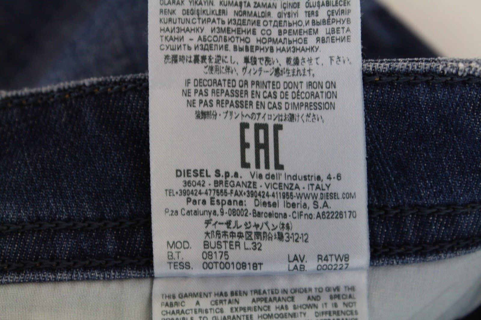 DIESEL Buster R4TW8 vyriški džinsai W29/L32 Slim Tapered mėlyni, tamprūs, plėšyti medvilniniai džinsai 