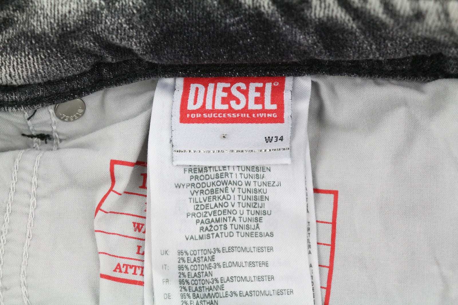 Rekomenduojama mažmeninė kaina – 195 € DIESEL 1979 Sleenker 09D89 vyriški džinsai W34/L32, tamprūs, aptempti, pilki 