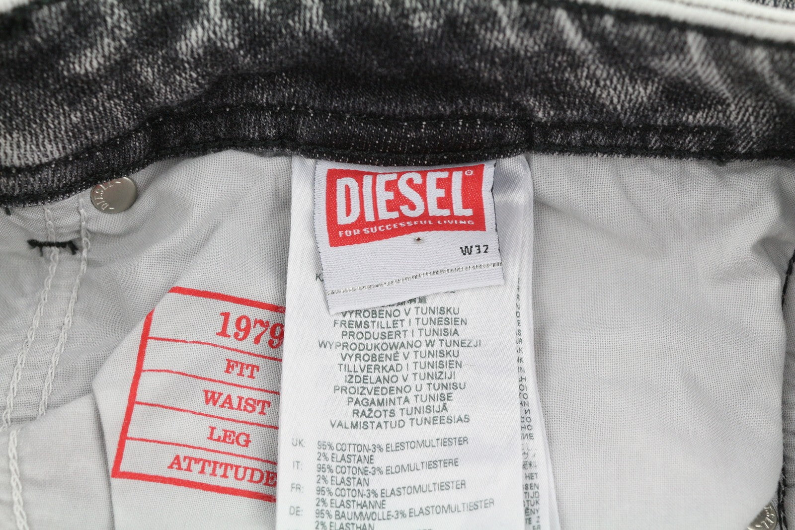 DIESEL 1979 Sleenker 09D89 vyriški džinsai W32/L32 tamprūs, aptempti, pilki, rekomenduojama mažmeninė kaina 195 € 