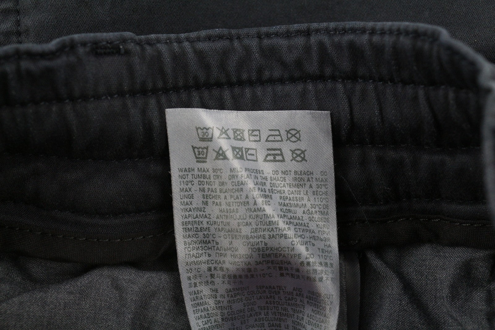 DIESEL D-Krooley-Cargo Jogg 068DY vyriški džinsai W32 su raišteliais tamsiai mėlyni, rekomenduojama kaina – 350 € 