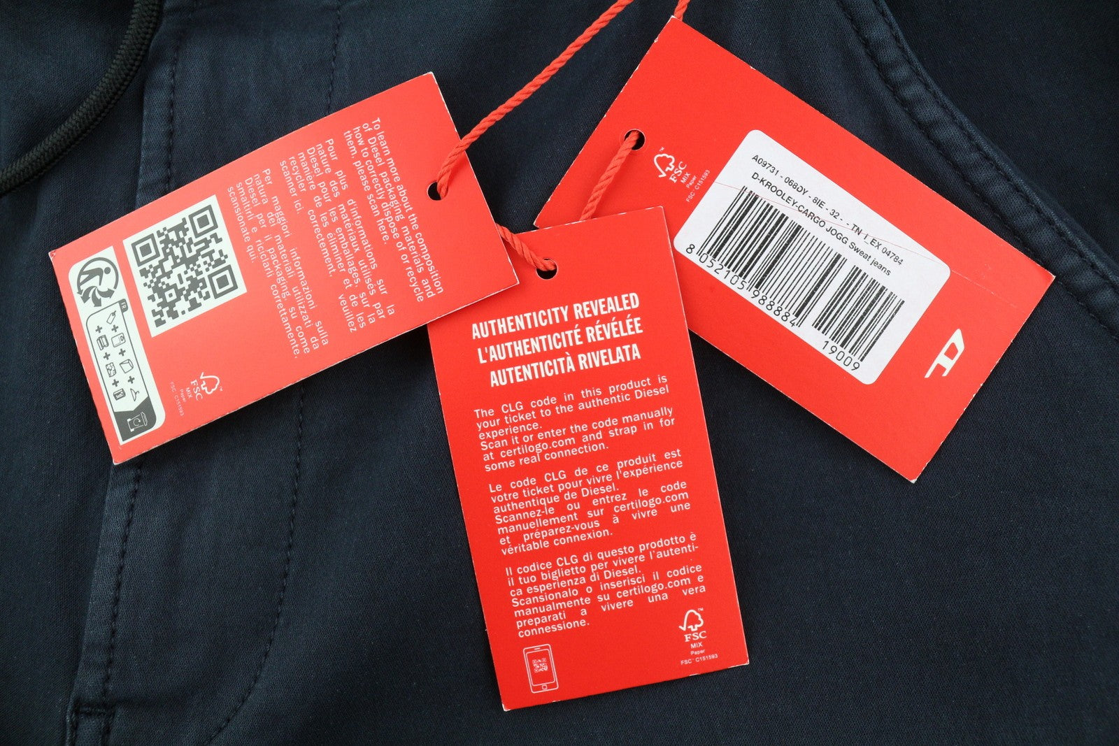 DIESEL D-Krooley-Cargo Jogg 068DY vyriški džinsai W32 su raišteliais tamsiai mėlyni, rekomenduojama kaina – 350 € 