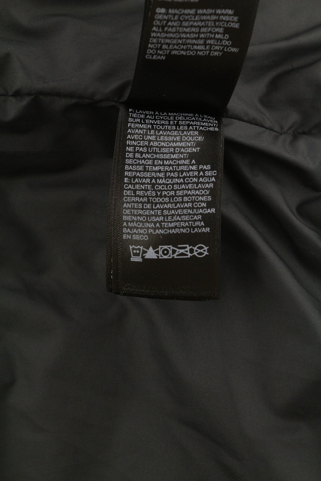 THE NORTH FACE moteriška striukė L, juoda, izoliuota, su pamušalu, dygsniuota, aukšta apykakle, užtrauktuku 