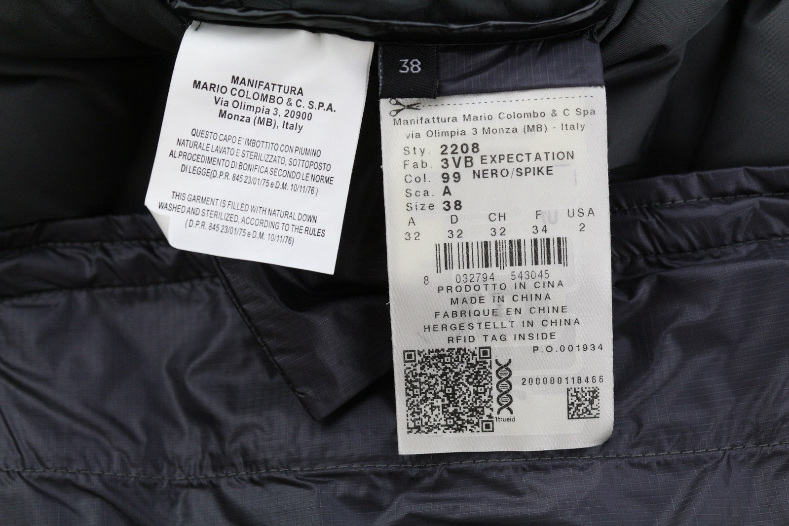 COLMAR 2208 moteriška striukė XXS dydžio, su pūkine, izoliuota, su gobtuvu, užtrauktuku, dygsniuota, vidutinio ilgio 