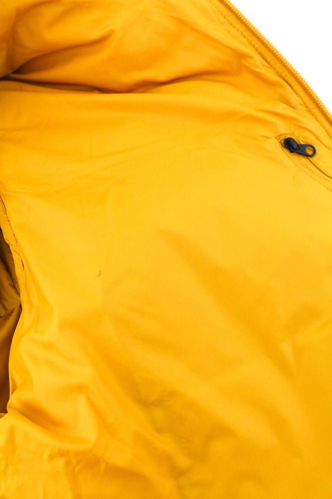 „The North Face Diablo Down“ vyriška striukė S 700 su izoliacija ir dygsniuotu logotipu bei pūkuota danga. 