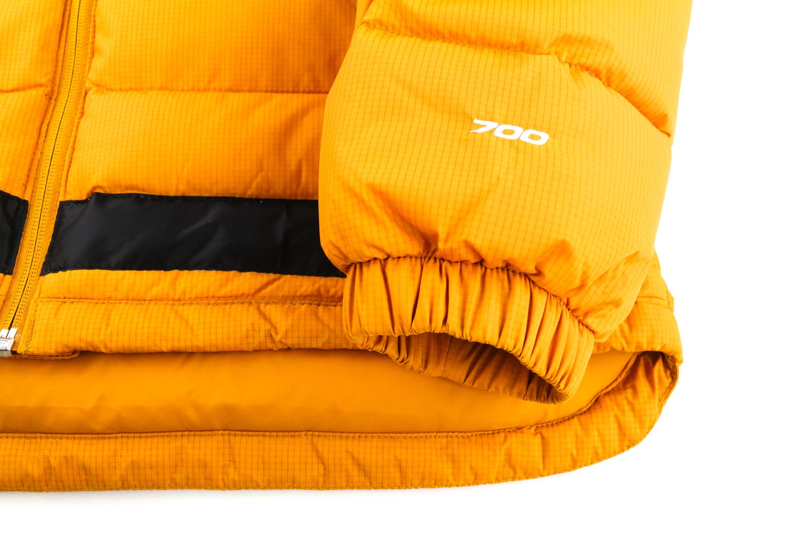 „The North Face Diablo Down“ vyriška striukė S 700 su izoliacija ir dygsniuotu logotipu bei pūkuota danga. 