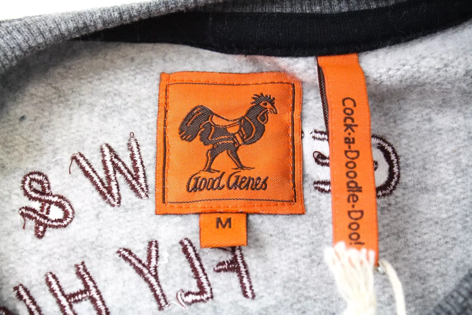 GOOD GENES vyriškas džemperis M su siuvinėtu gaidžio logotipu ir apvalia kaklo iškirpte 