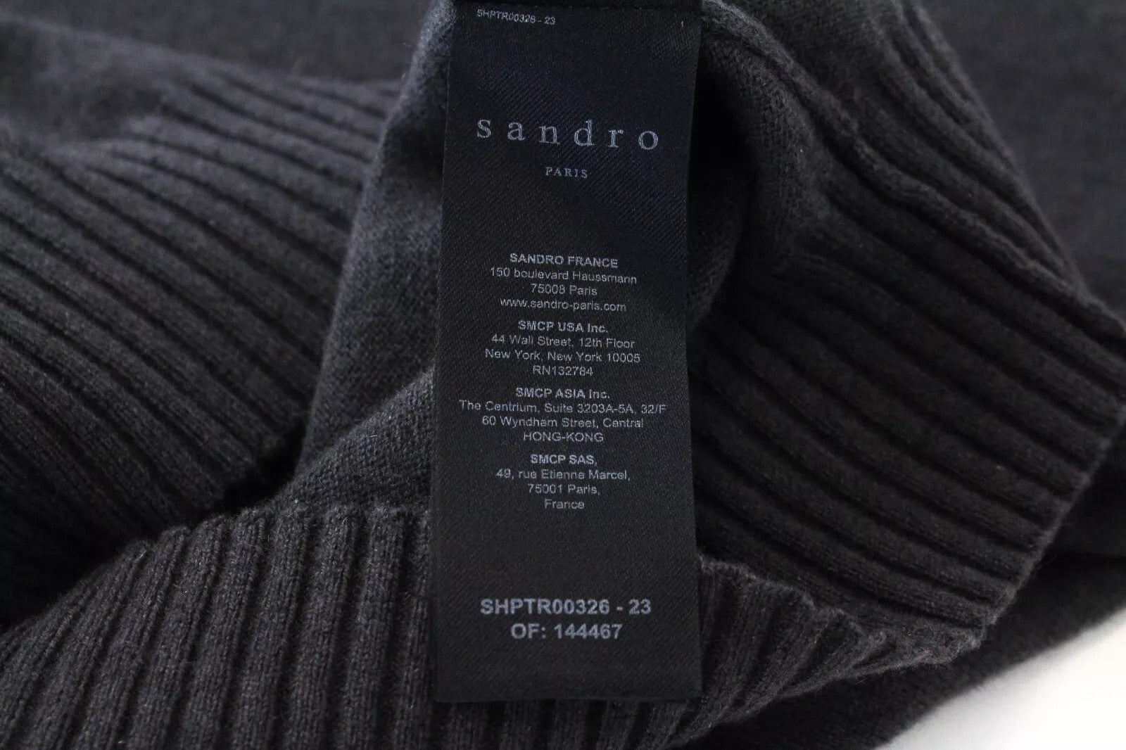 SANDRO moteriškas megztinis S dydžio kašmyro aptempto mezgimo tamsiai pilkas megztinis apvalia kaklo iškirpte, rekomenduojama kaina 295 € 