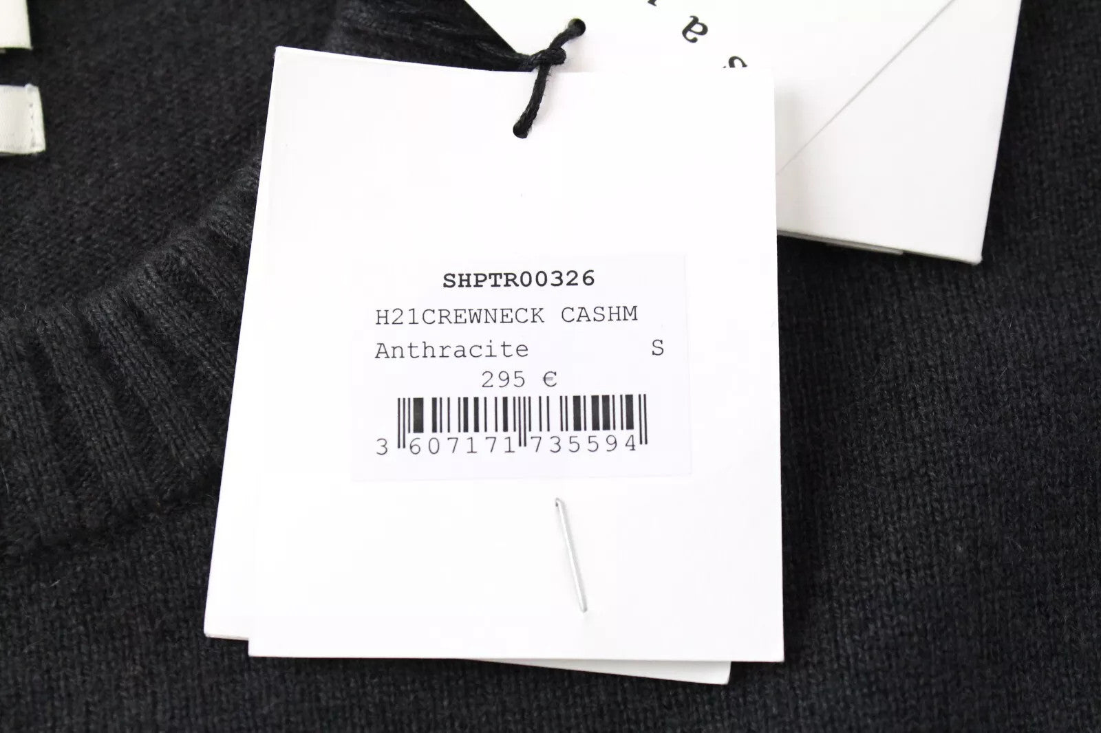 SANDRO moteriškas megztinis S dydžio kašmyro aptempto mezgimo tamsiai pilkas megztinis apvalia kaklo iškirpte, rekomenduojama kaina 295 € 