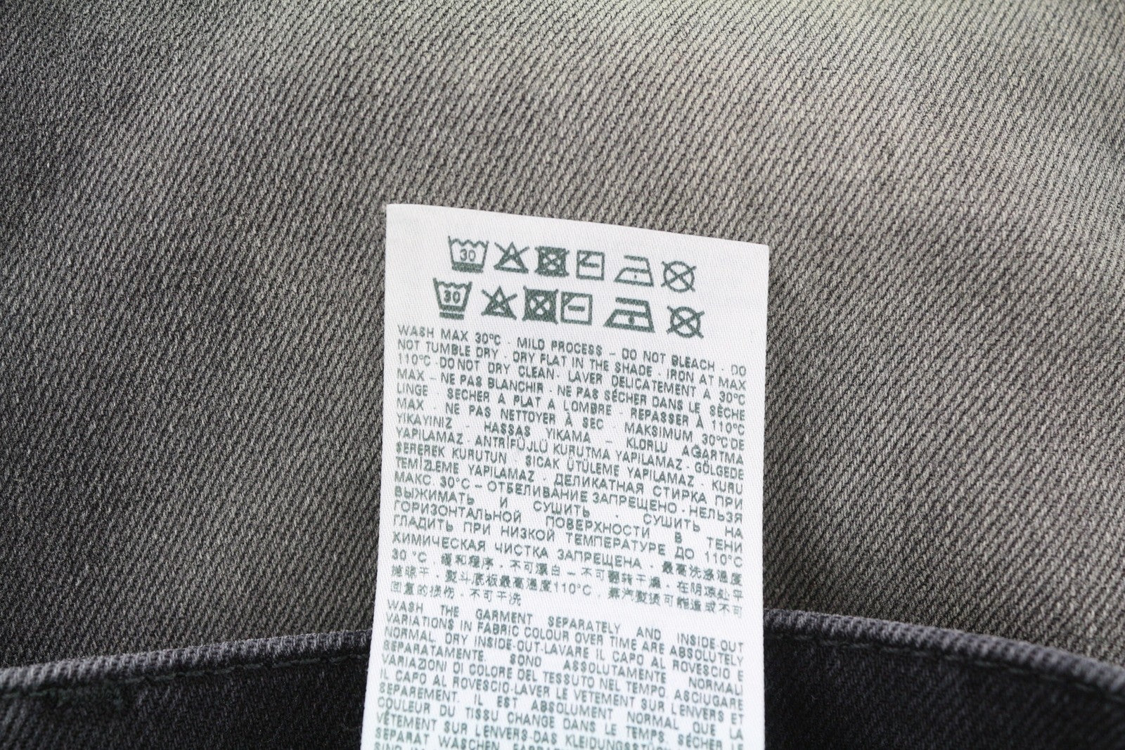 DIESEL 2003 D-Finitive 09G20 vyriški džinsai W34/L32 įprasto kirpimo, siaurėjantys, juodi, rekomenduojama mažmeninė kaina – 225 € 