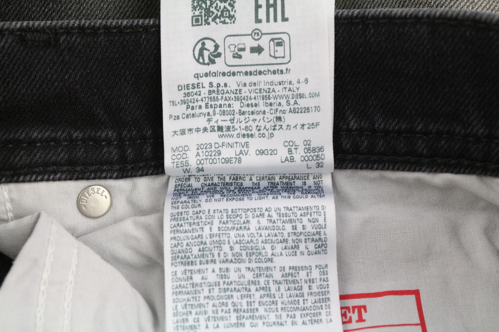 DIESEL 2003 D-Finitive 09G20 vyriški džinsai W34/L32 įprasto kirpimo, siaurėjantys, juodi, rekomenduojama mažmeninė kaina – 225 € 