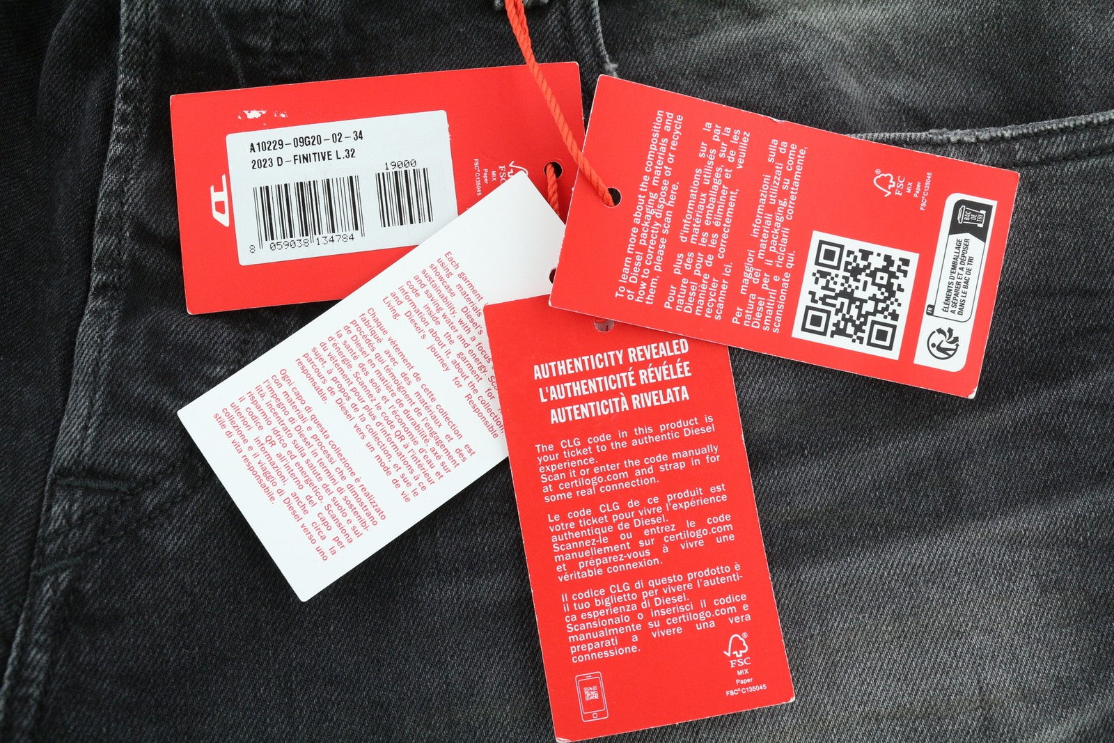DIESEL 2003 D-Finitive 09G20 vyriški džinsai W34/L32 įprasto kirpimo, siaurėjantys, juodi, rekomenduojama mažmeninė kaina – 225 € 