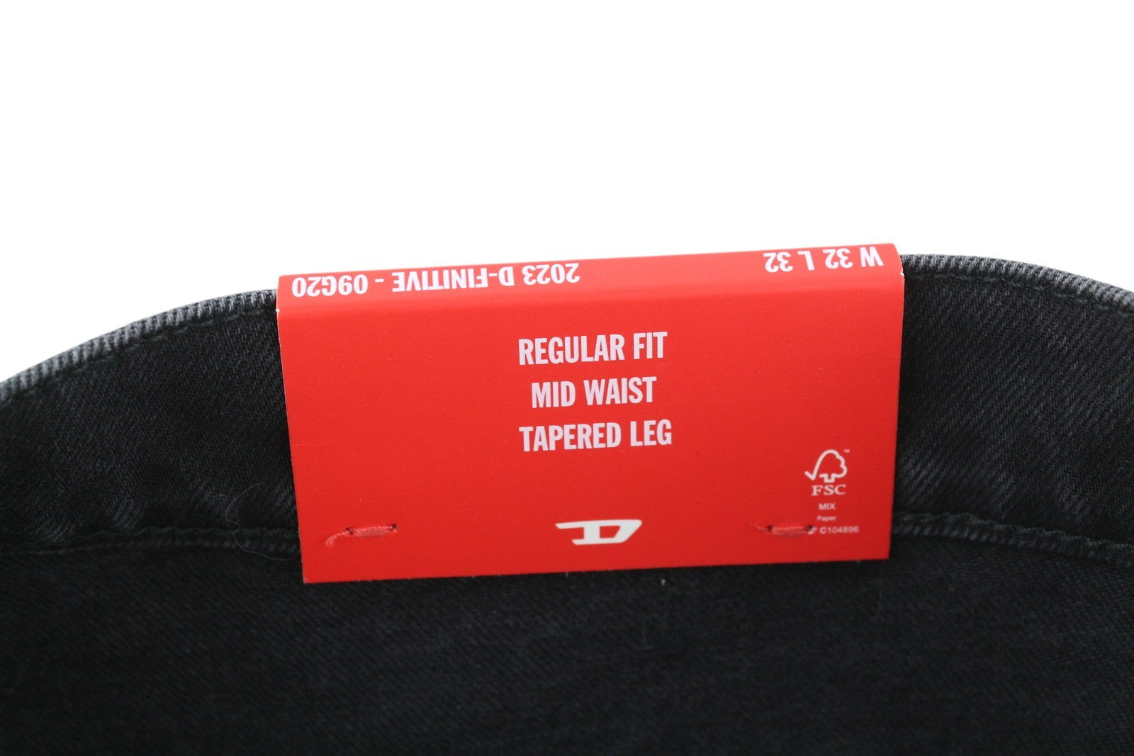 DIESEL 2003 D-Finitive 09G20 vyriški džinsai W32/L32 įprasto kirpimo, siaurėjantys, juodi, rekomenduojama mažmeninė kaina – 225 € 