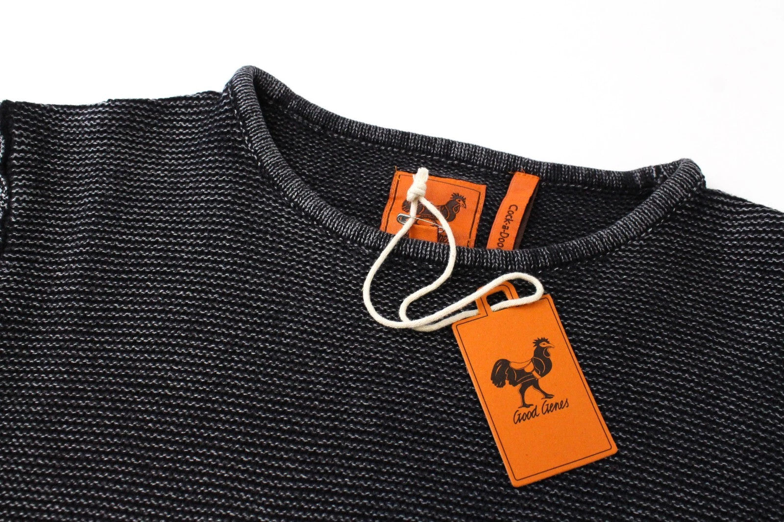 GOOD GENES moteriškas megztinis L dydžio, tvirto mezgimo, juodos spalvos medvilninis megztinis apvalia kaklo iškirpte 