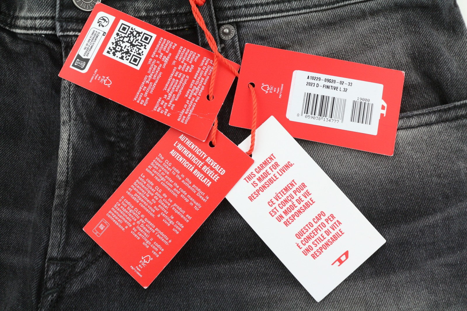 DIESEL 2003 D-Finitive 09G20 vyriški džinsai W33/L32 įprasto kirpimo, siaurėjantys, juodi, rekomenduojama mažmeninė kaina – 225 € 