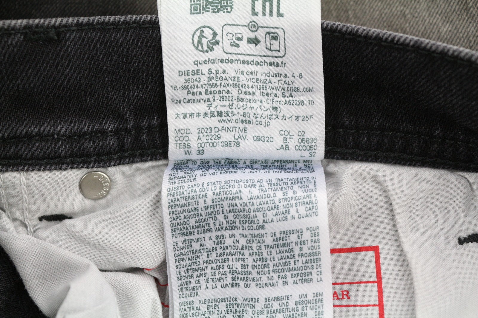 DIESEL 2003 D-Finitive 09G20 vyriški džinsai W33/L32 įprasto kirpimo, siaurėjantys, juodi, rekomenduojama mažmeninė kaina – 225 € 