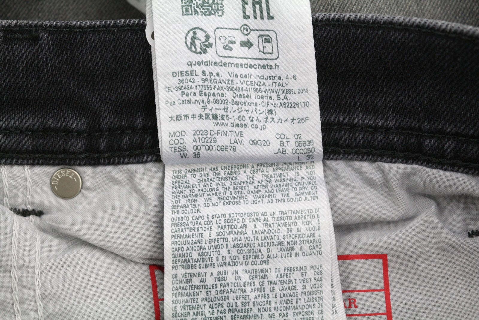 DIESEL 2003 D-Finitive 09G20 vyriški džinsai W36/L32 įprasto kirpimo, siaurėjantys, juodi, rekomenduojama mažmeninė kaina – 225 € 