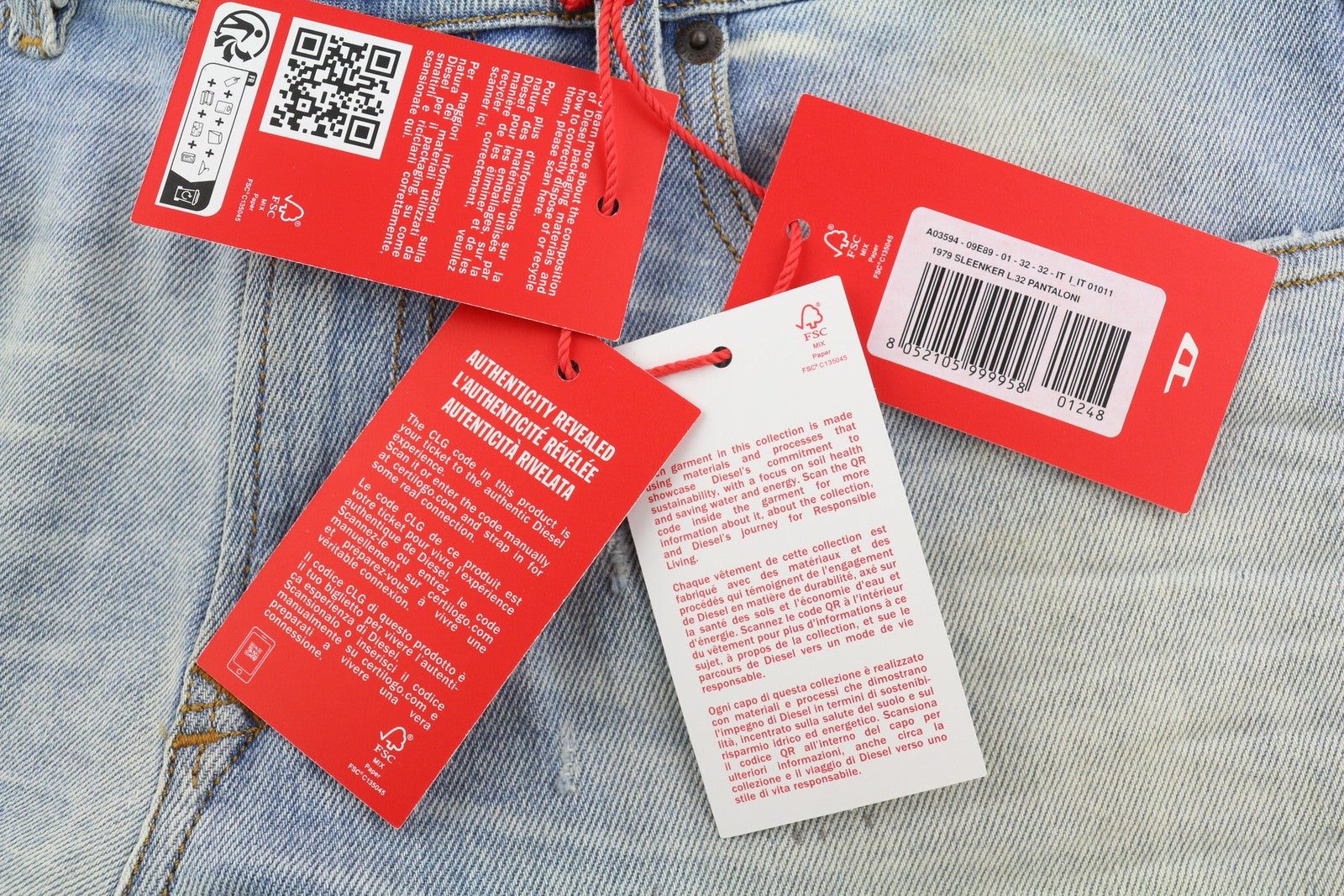 DIESEL 1979 Sleenker 09E89 vyriški džinsai W32/L32 aptempti žemo juosmens, dažyti, rekomenduojama kaina – 295 € 