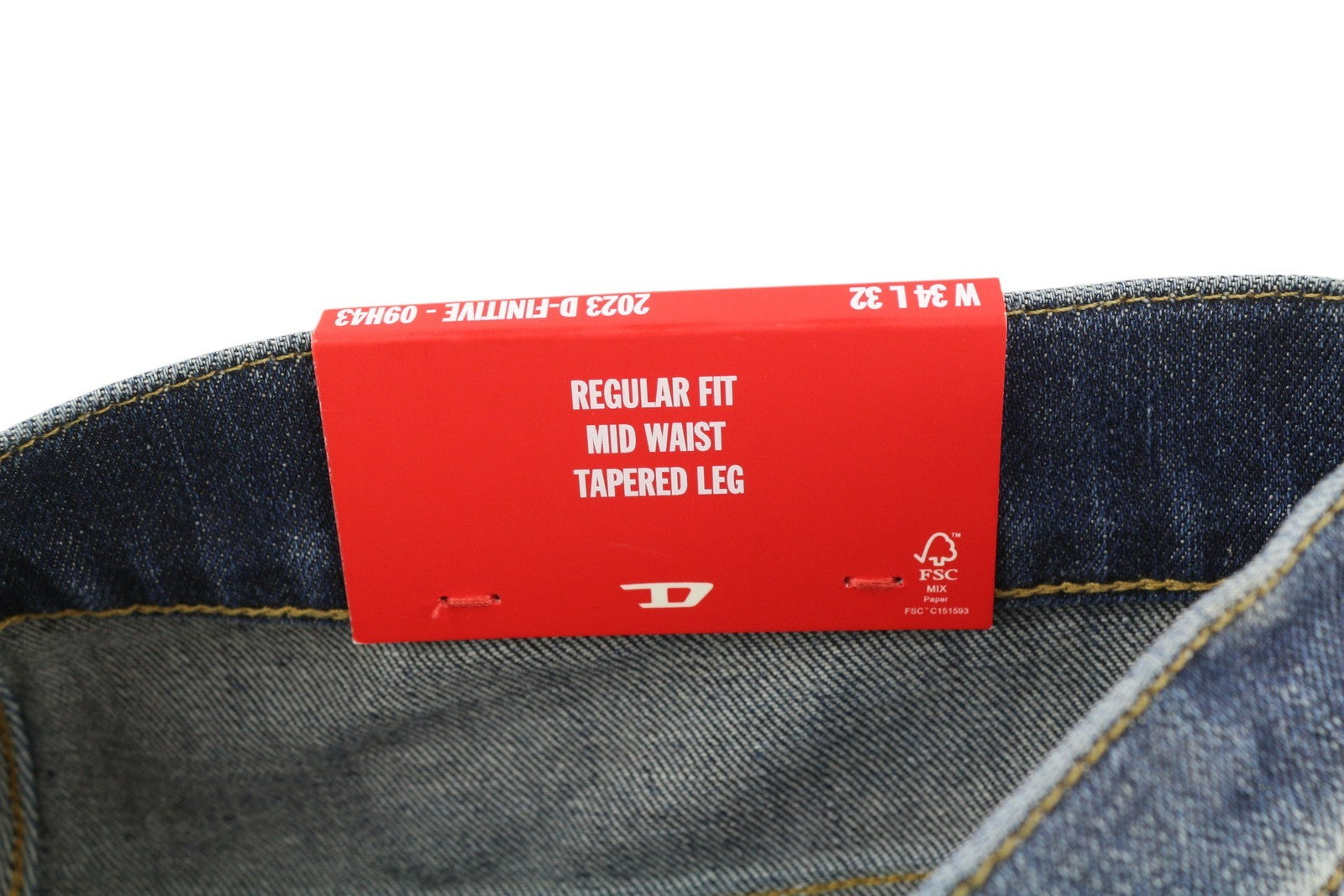 DIESEL 2023 D-Finitive 09H43 vyriški džinsai W34/L32 įprasti, siaurėjančios klešnės, mėlyni, rekomenduojama mažmeninė kaina – 225 € 