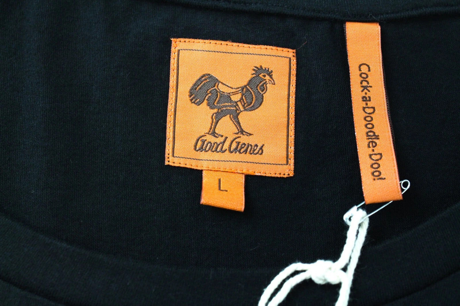 GOOD GENES vyriški marškinėliai su juodu L dydžio grynos medvilnės gaidžio logotipu ir trumpomis rankovėmis 