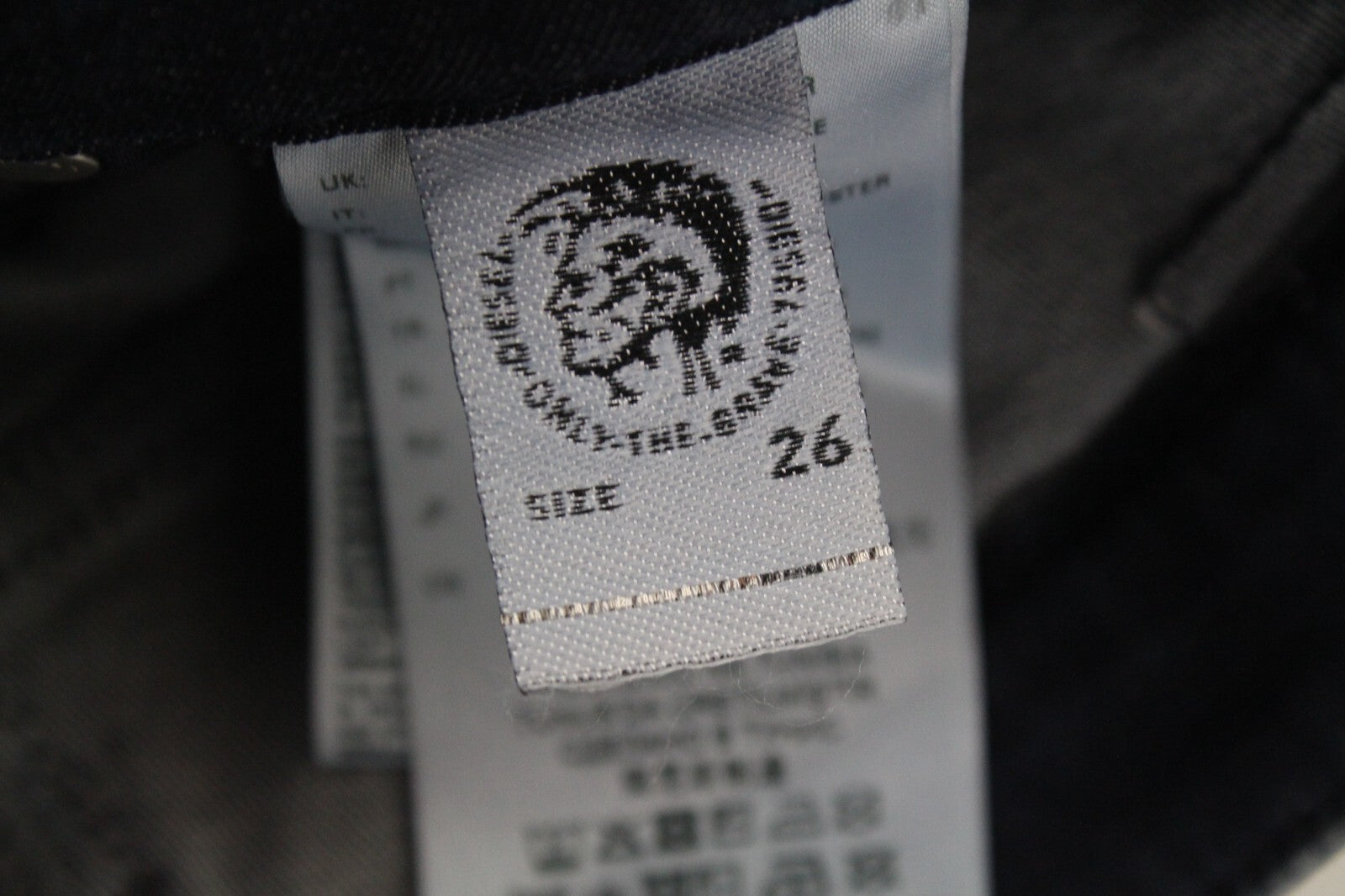 DIESEL Skinzee-Low-S 0681G moteriški itin ploni tamprūs džinsai W26/L30 