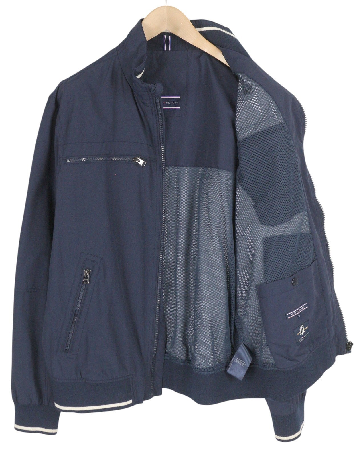 TOMMY HILFIGER vyriška striukė XL dydžio, tamsiai mėlyna, su užtrauktuku, aukšta apykakle, lengva, tinklelio pamušalu. 