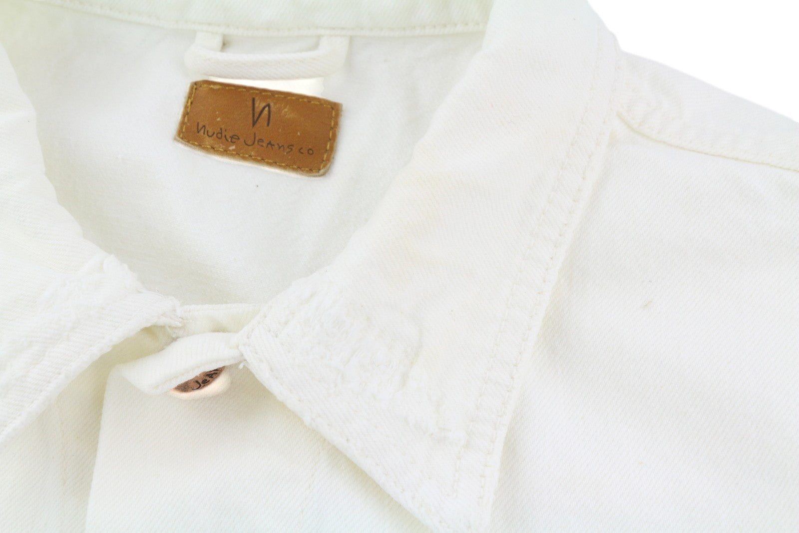 NUDIE JEANS Billy vyriška striukė L, balta, dėvėtas džinsas su sagomis ant kaklo, logotipas 