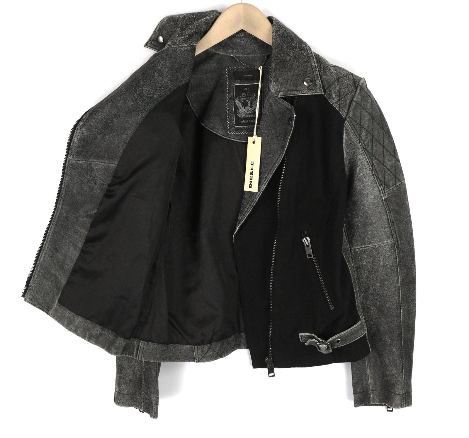 DIESEL L-Dada-A moteriška striukė M, tamsi, skalbtos ožkos odos, asimetrinis užtrauktukas, rekomenduojama kaina – 410 € 