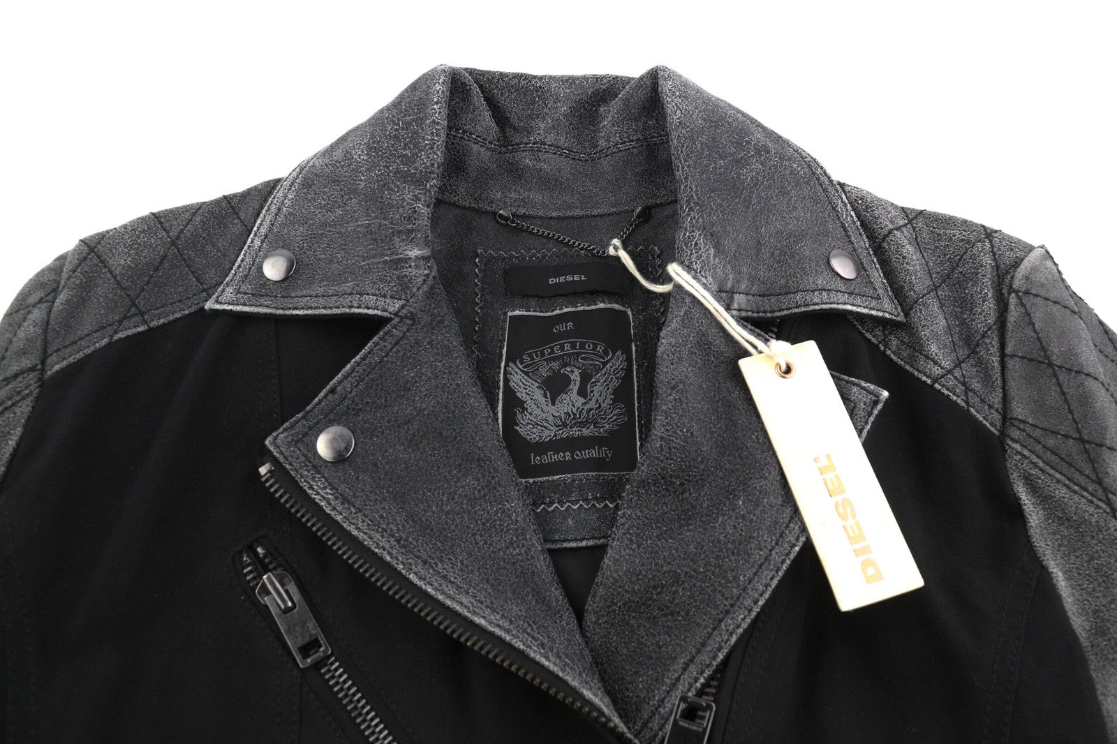 DIESEL L-Dada-A moteriška striukė M, tamsi, skalbtos ožkos odos, asimetrinis užtrauktukas, rekomenduojama kaina – 410 € 