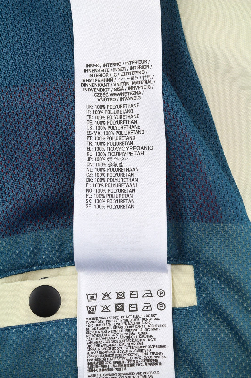 DIESEL J-Jason vyriška striukė, L dydžio, su užtrauktuku, gobtuvu, pamušalu ir lengvu Cordura audiniu. RMK 250 €. 