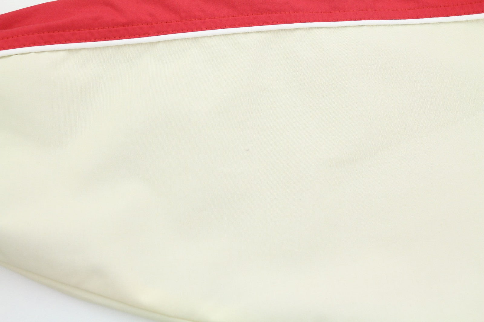 DIESEL J-Jason vyriška striukė, L dydžio, su užtrauktuku, gobtuvu, pamušalu ir lengvu Cordura audiniu. RMK 250 €. 