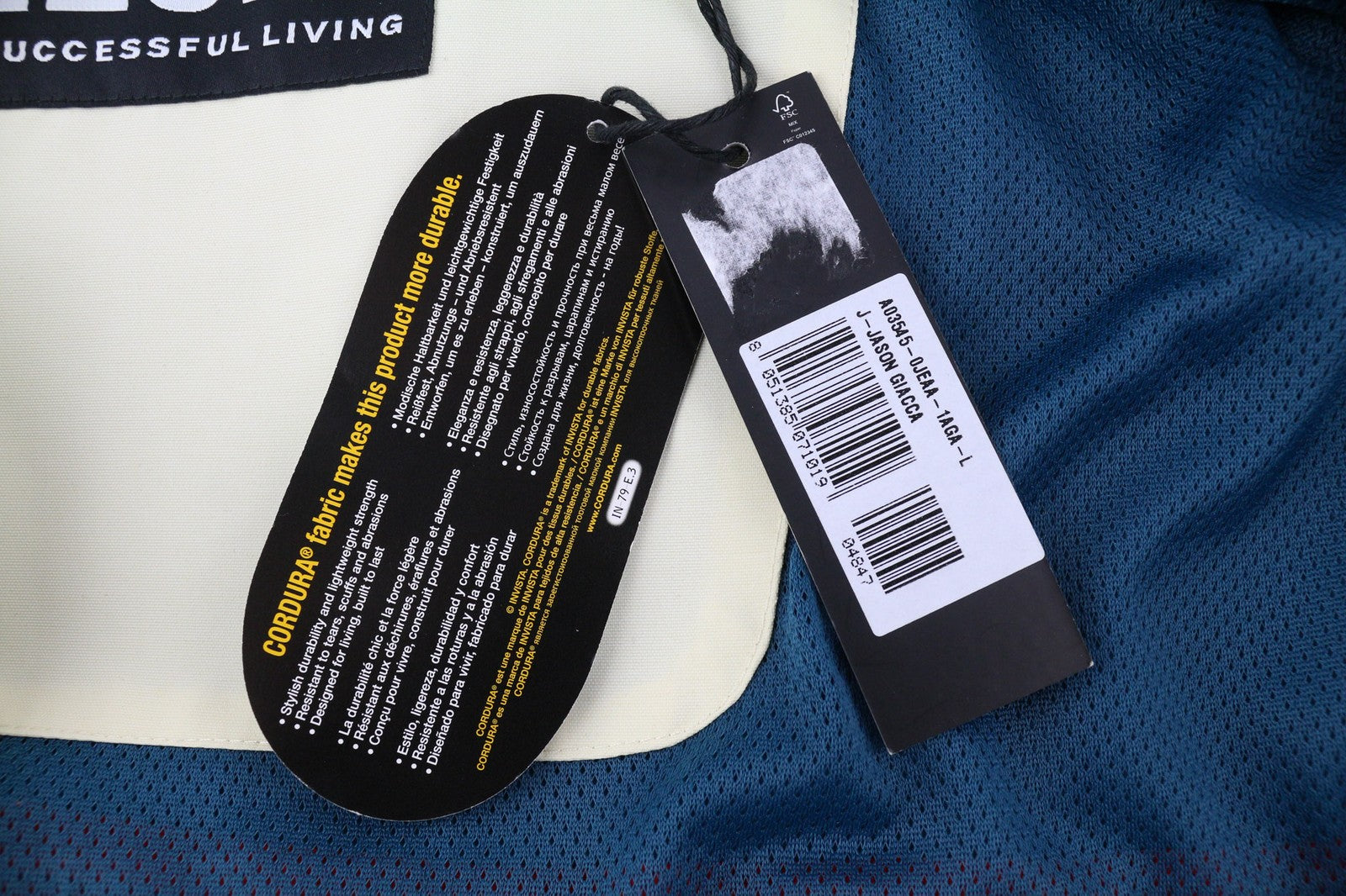 DIESEL J-Jason vyriška striukė, L dydžio, su užtrauktuku, gobtuvu, pamušalu ir lengvu Cordura audiniu. RMK 250 €. 