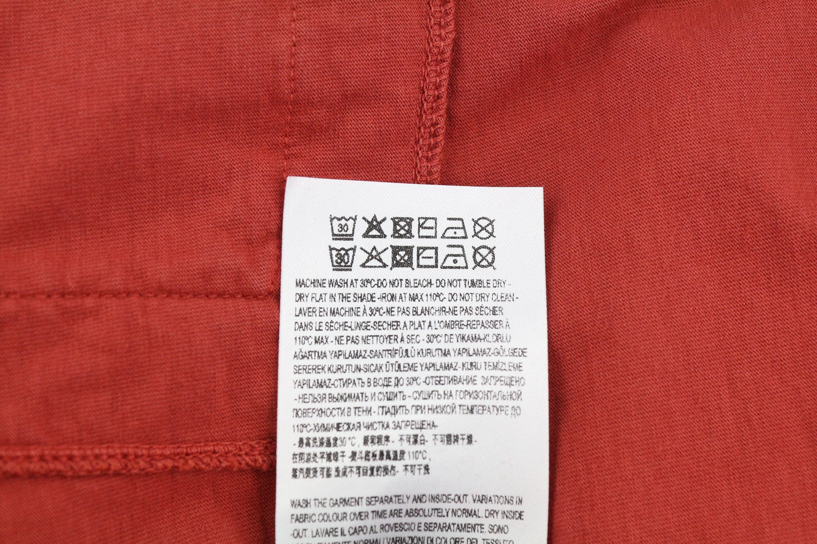 DIESEL D-Bells-B moteriška suknelė S, 3/4 rankovėmis, apvalia iškirpte, raišteliu juosmenyje, rekomenduojama kaina – 110 € 