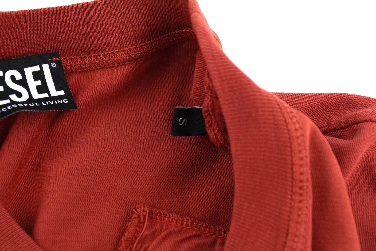 DIESEL D-Bells-B moteriška suknelė S, 3/4 rankovėmis, apvalia iškirpte, raišteliu juosmenyje, rekomenduojama kaina – 110 € 