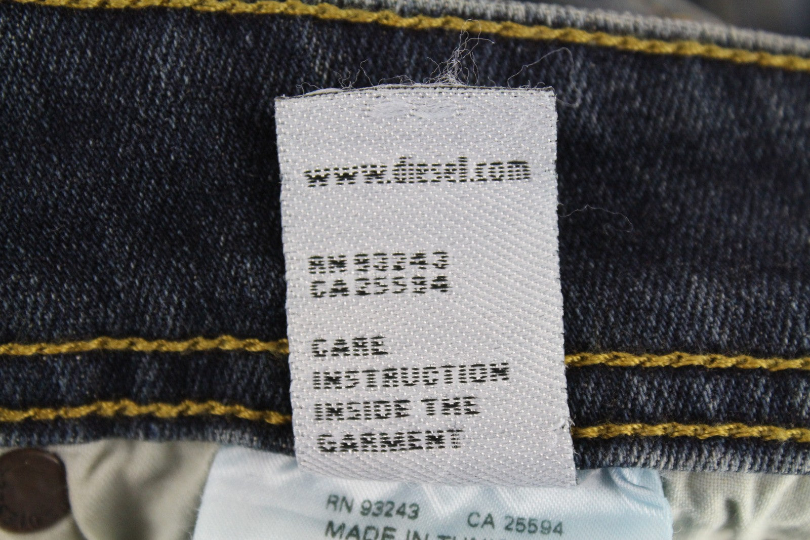 DIESEL Troxer R9CG6 vyriški džinsai W28/L34 tamsiai mėlyni, aptempti, ploni, medvilniniai 