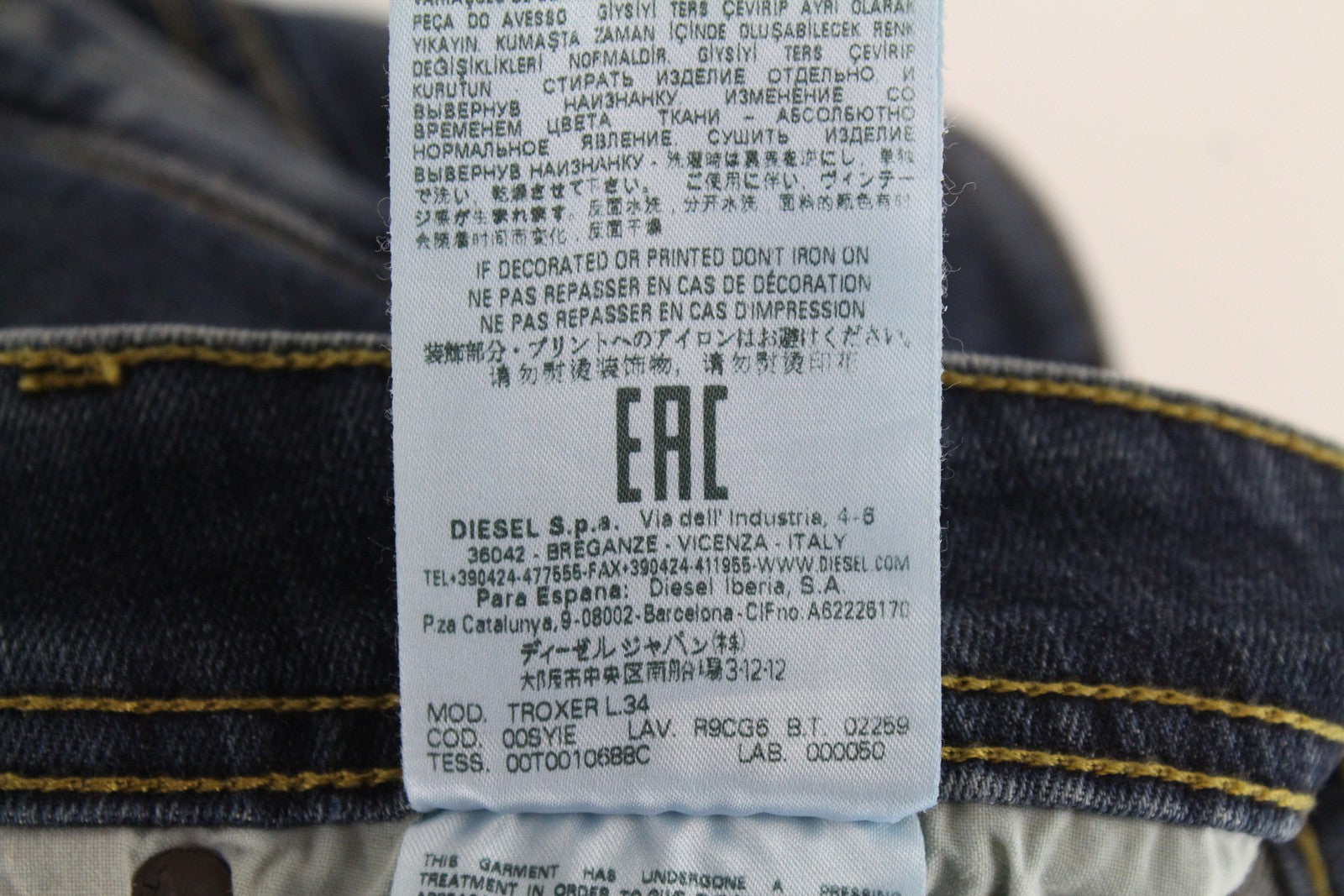 DIESEL Troxer R9CG6 vyriški džinsai W28/L34 tamsiai mėlyni, aptempti, ploni, medvilniniai 